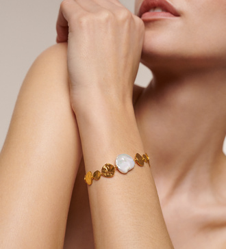 Alternate view of Gold Vermeil Capri Keshi Pearl Disc Bracelet - Pearl - Monica Vinader